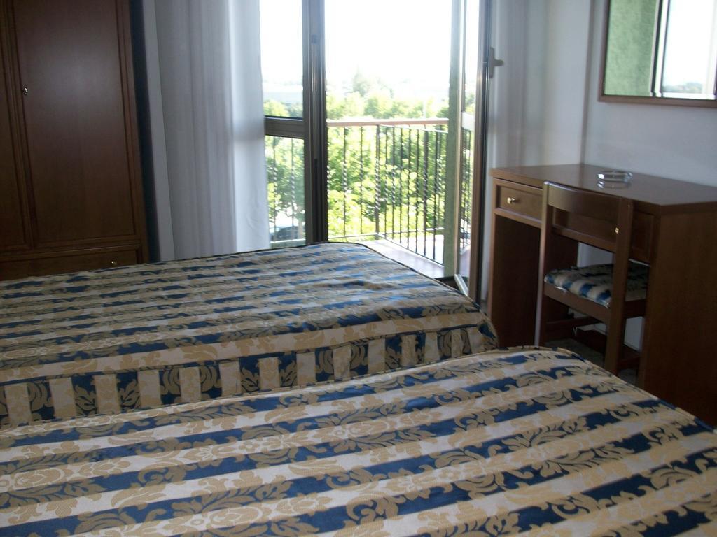 Hotel Santorotto Di Fabio Terrosi Sinalunga Habitación foto