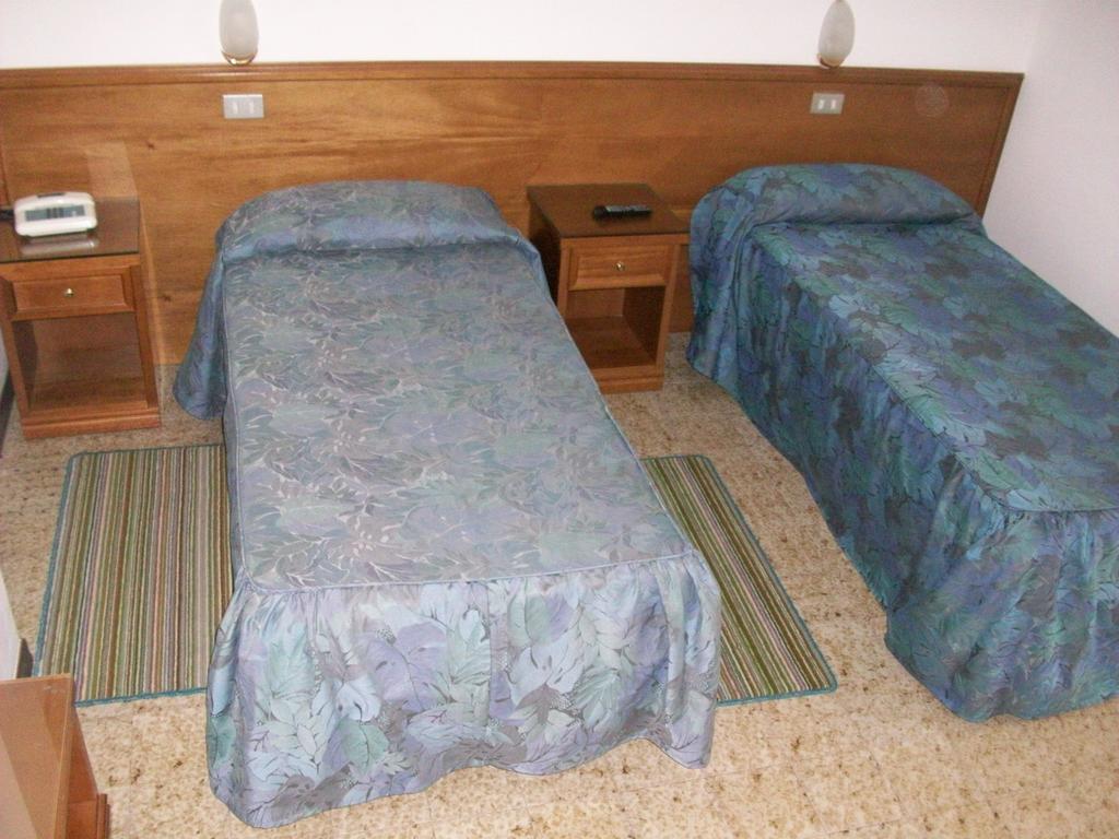 Hotel Santorotto Di Fabio Terrosi Sinalunga Habitación foto
